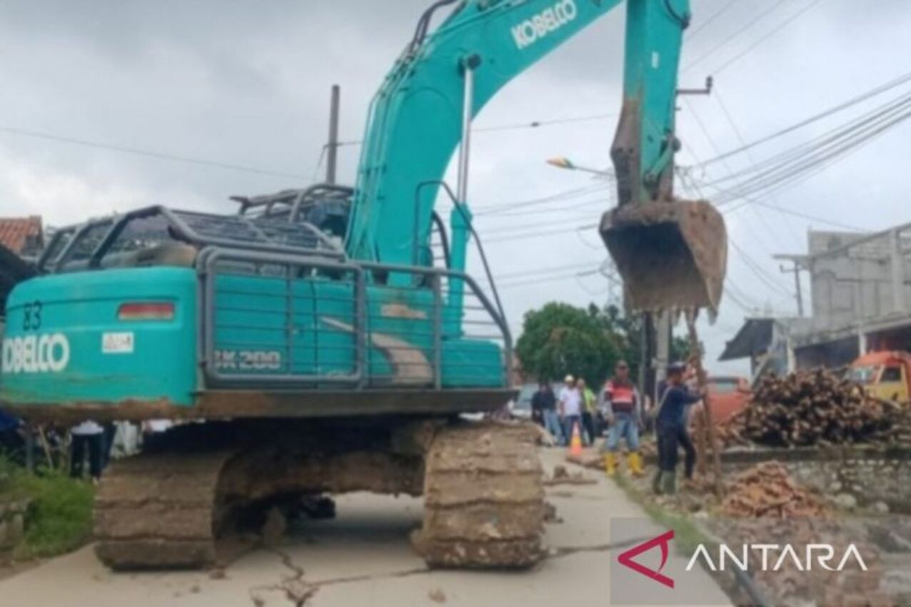 Pergerakan Tanah Meluas, Longsor Susulan Kembali Terjadi di Bojongmangu Bekasi - JPNN.com Jabar